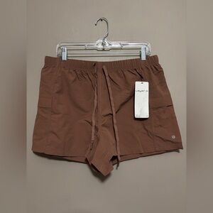 Layer 8 Women’s Woven Hike Shorts Brown Size L NWT